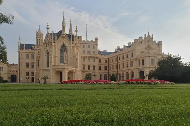 SZ Lednice, jižní průčelí